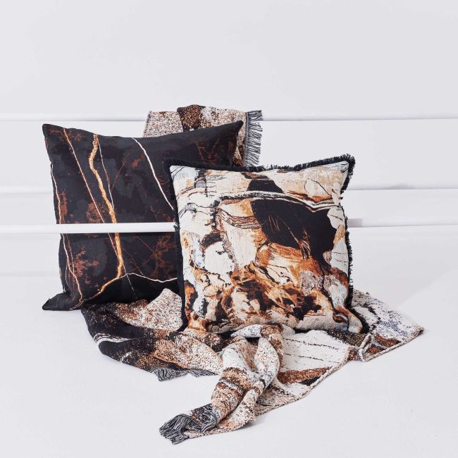 INNATE COLLECTION | Innate Collection | Territory | Dark | Sierkussen | 50x50cm