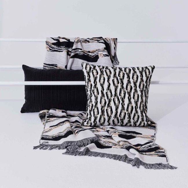 INNATE COLLECTION | Innate Collection | Territory | Diamond Throw | Plaid
