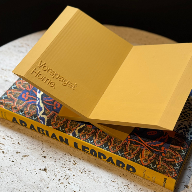 VORSPAGET HOME | Vorspaget Home | Boekenstandaard | Curry Yellow