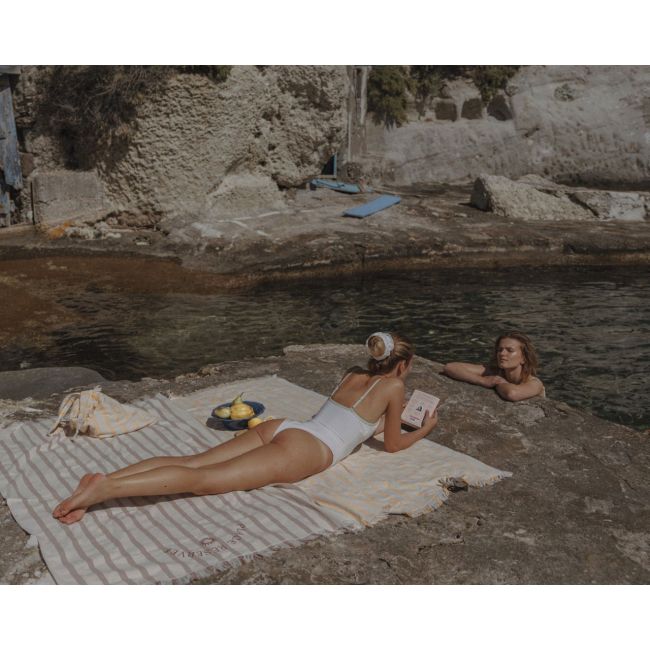 PLACE RESERVEE | Place Reservee | Strandlaken | Holiday | Tan