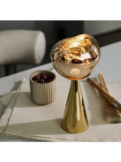 sfeer foto tom Dixon tafellamp melt portable goud  - Vorspaget Home
